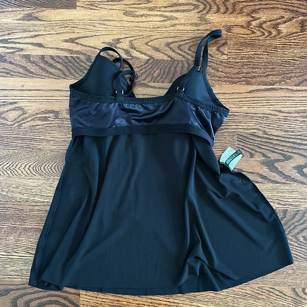 Miraclesuit Marina Black Underwire Plunge Tankini Top Women's Size 10
